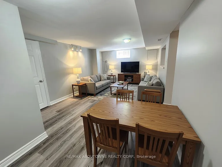 26 Grandfield St #LOWER — Photo 9