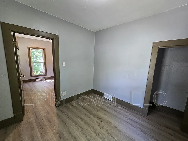 519 Adams St — Photo 12