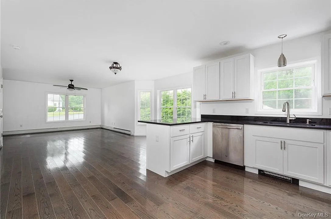 2 bed, 1.0 bath, 1000 sqft, $2,200 — Photo 3