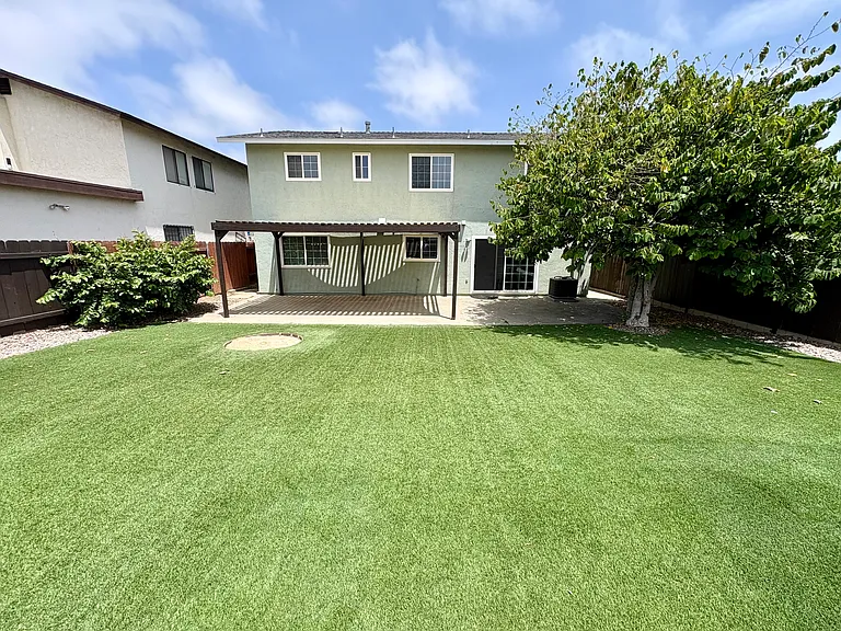 2035 Grove Ave — Photo 23