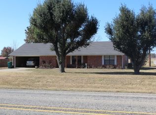 1128 S Runnels St, De Kalb, TX 75559