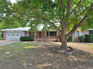 1428 W Water St, Weatherford, TX 76086