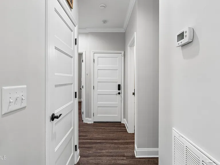 515 Villa Ln — Photo 20