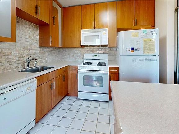 5th image of 45 Oceana Dr E APT 7E