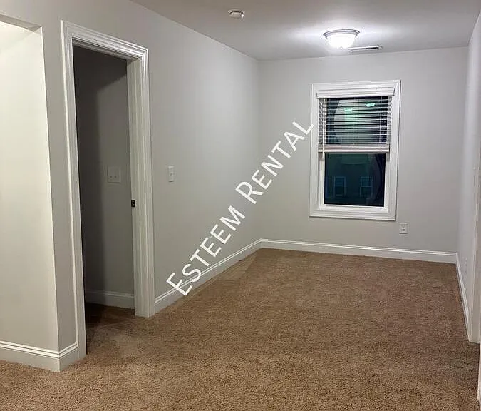 114 Wicklow Ct — Photo 11