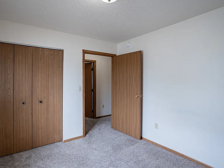 Fargo, ND Prairie Park Apartments | Bedroom