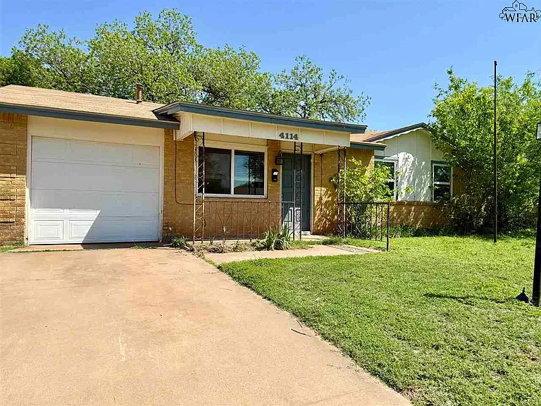 4114 Mustang St — Photo 3