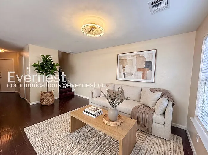 3 bed, 2.5 bath, 2530 sqft, $1,725 — Photo 4