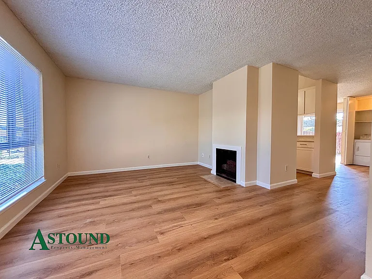 1206 Marionola Way #1 — Photo 2