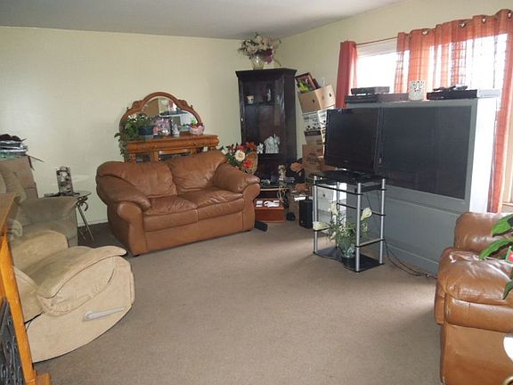 3rd image of 219 Bradley Ave