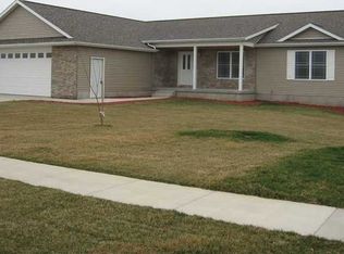 813 Wood Lily Rd, Solon, IA 52333