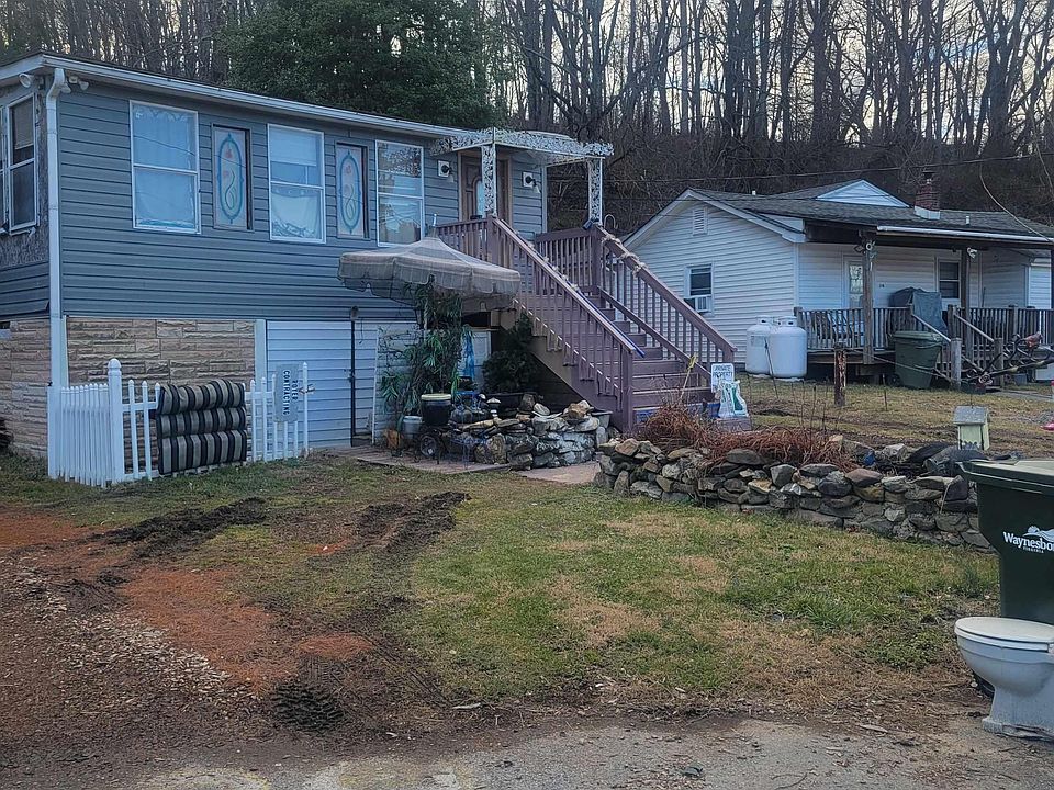 2nd image of 218 Hunter St