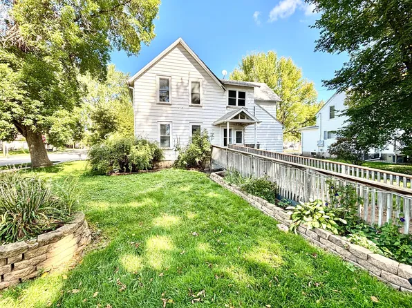 27 2nd Ave SW, Glenwood, MN 56334