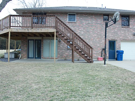 4th image of 1009 S Country Club Dr