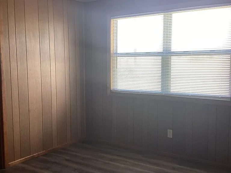 1520 S Industrial Dr — Photo 6