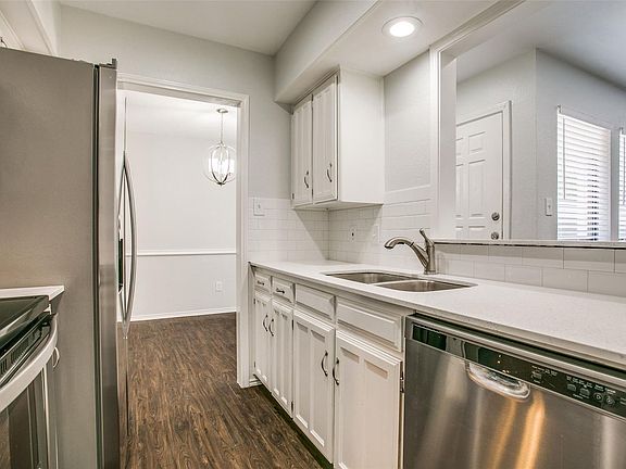 5th image of 2801 Meadow Park Dr Unit C