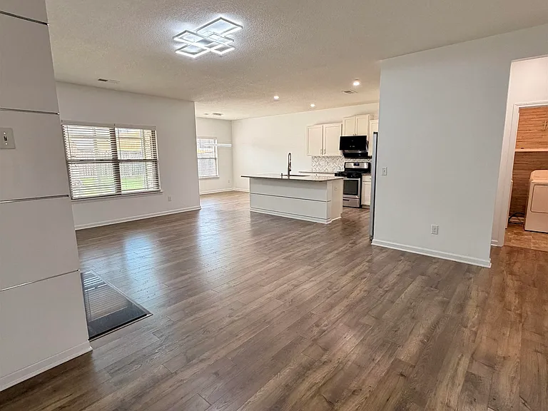 280 Lilly Dr — Photo 5