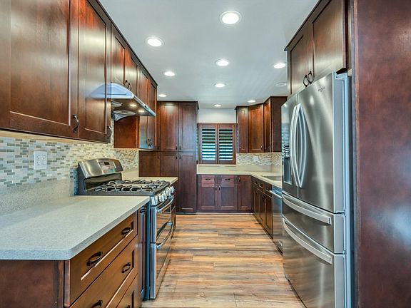 4th image of 505 Walten Way