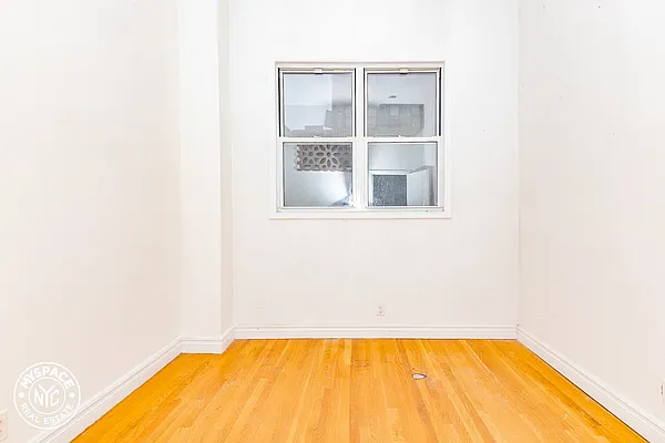 Rented by MySpaceNYC | media 22