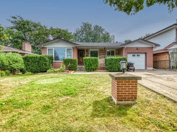73 Queen Mary Rd, Kingston, ON K7M 2A3