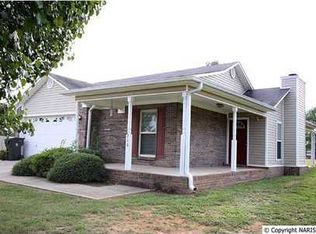 210 Falcon Ridge Dr, Huntsville, AL 35811