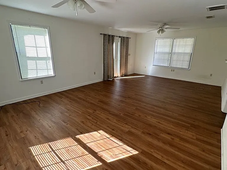3242 Varnell Dr — Photo 6