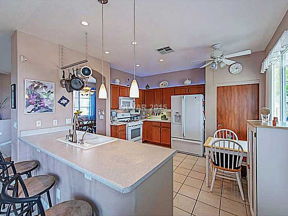 5th image of 7816 Picnic St