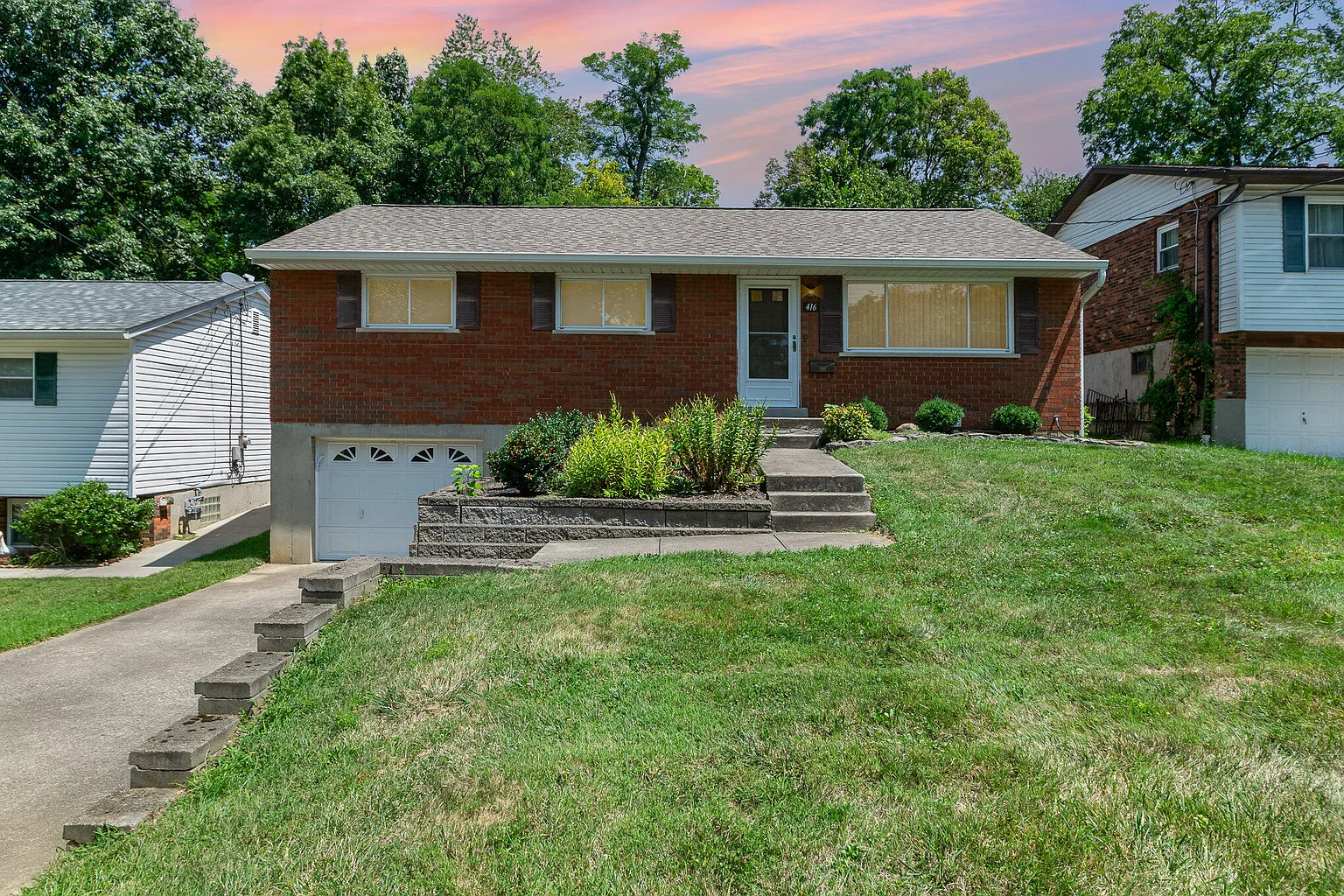 416 Clay St photo 1