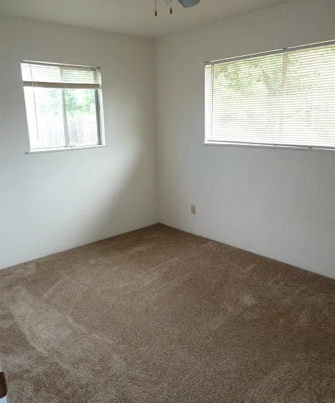 2250-2252 Suzette Ave — Photo 10
