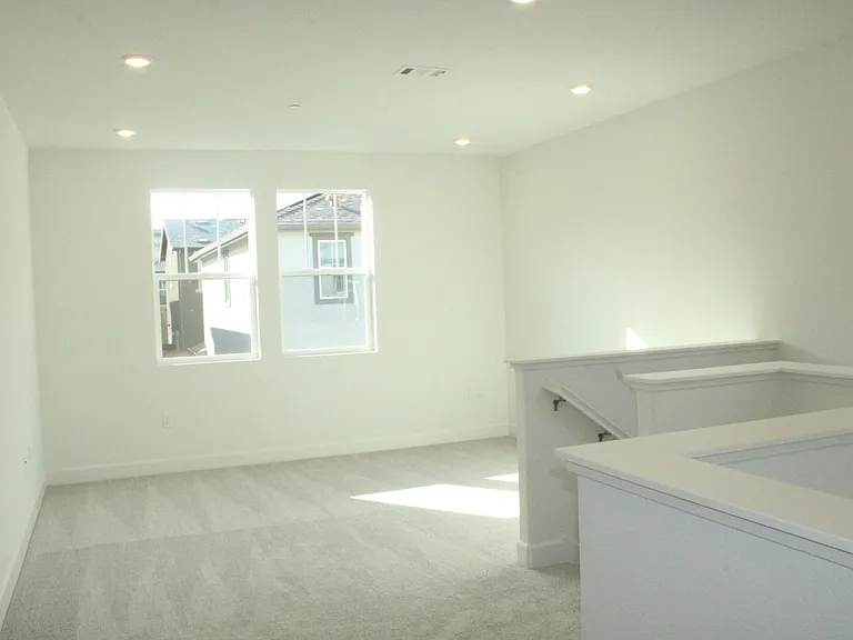 405 Mystic Ln — Photo 13
