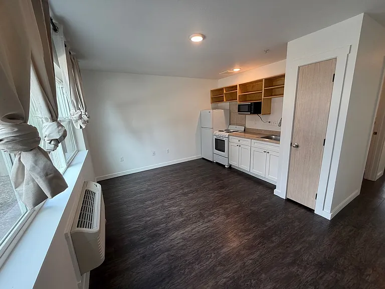 Convenient Community in Hillyard - 3018 E Everett Ave — Photo 17
