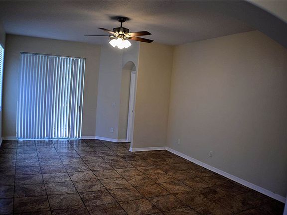 4th image of 4725 Riverton Dr