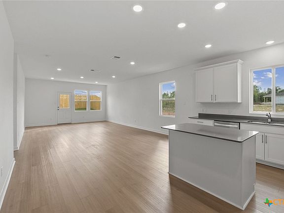 5th image of 1545 Sky Vista Dr