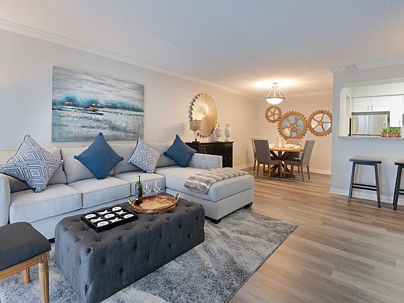 3rd image of 213 Kennedy Dr #250