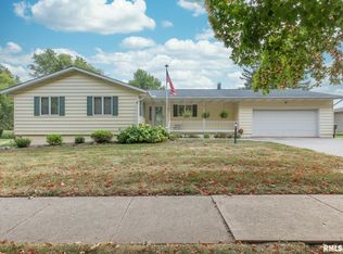 850 Willow Dr, Geneseo, IL 61254