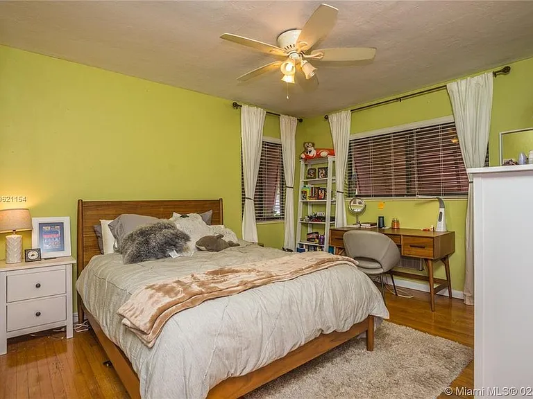 1545 Mantua Ave — Photo 6