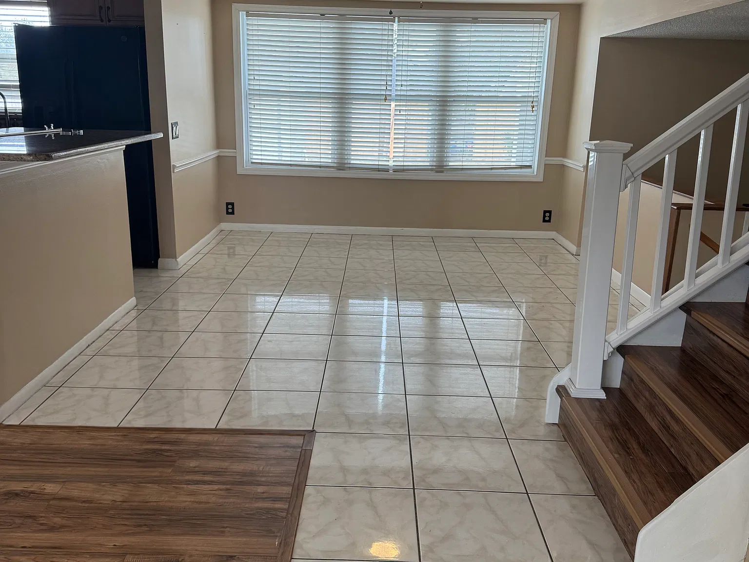 209 Whitman Rd — Photo 3