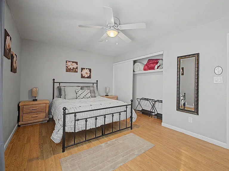 8932 N 56th Dr — Photo 18