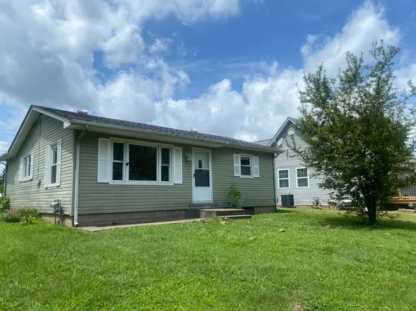 320 S Hubbard Ave, Goreville, IL 62939