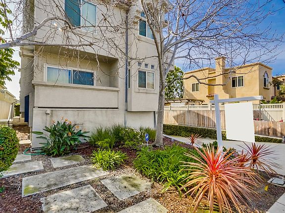 2nd image of 1323 Pacific Beach Dr APT D