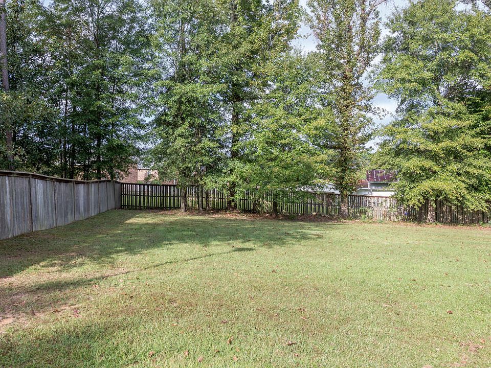 1st image of 8 Gunnison Dr