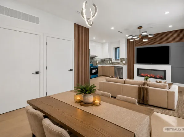 2891 Eton St, Vancouver, BC V5K 1K4