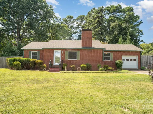919 Radio Rd, Statesville, NC 28677