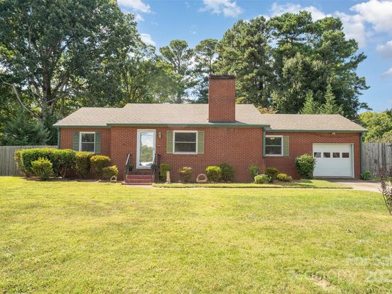 919 Radio Rd, Statesville, NC 28677