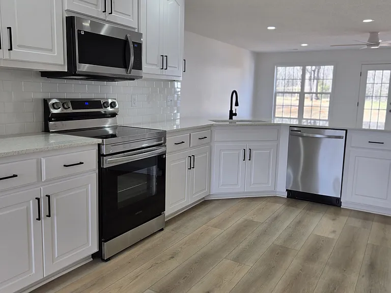 435 Free Stone Ave — Photo 7