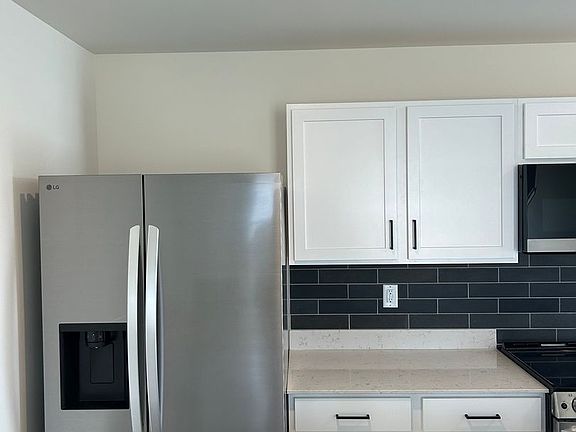 5th image of 2401 Brookville Dr