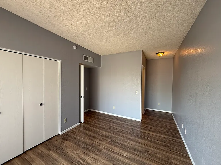 2839 E Le Marche Ave #203 — Photo 11