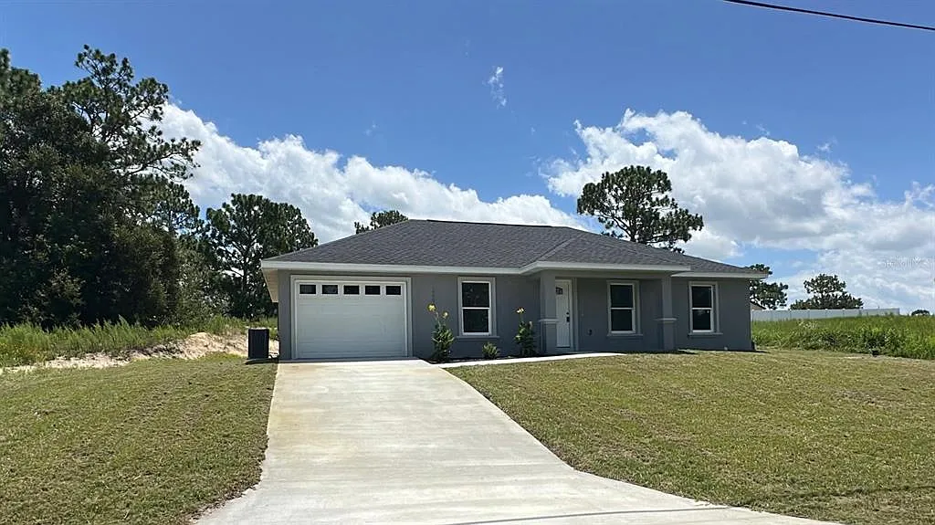 3 bed, 2.0 bath, 1316 sqft, $1,900 — Photo 2