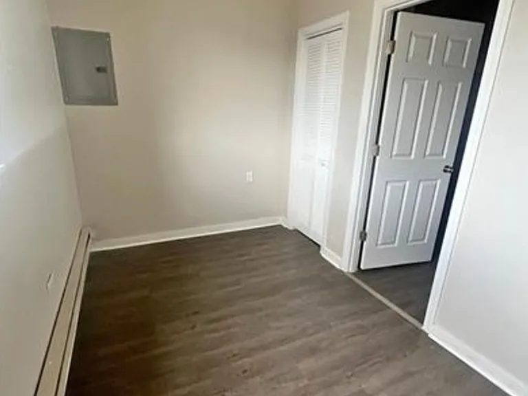 1525 S Walnut St — Photo 5