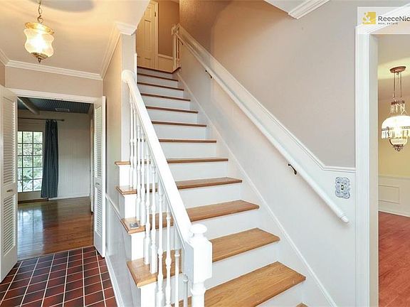 4th image of 9316 Somerset Dr